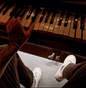 Kay5196のMasked Teaseの 6枚の写真