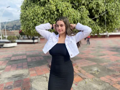 AtheneaRossi WHITE Pic 2