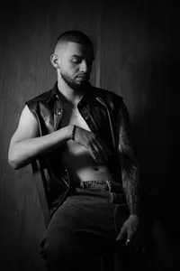 Michael_magno Between Shadows and Passion 사진 4