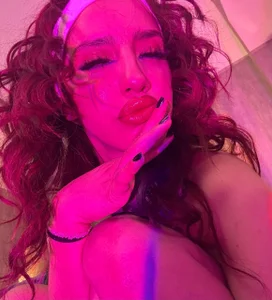 elodie_rouge Curls with attitude, volume full of life and power 👩‍🦱🔥 Pic 8
