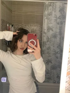 LouiseEvans Public Pic 6