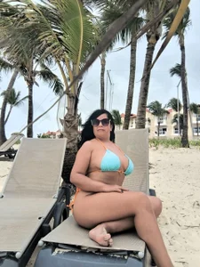 Relaxing at the beach… will you take my bikini off? de AntonellaFuji  4 Imagens