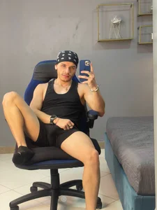 liam_es Let yourself be carried away by my temptation 😈 Pic 6