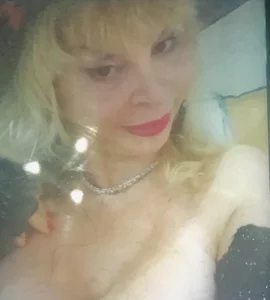 manyaporno Public Pic 3