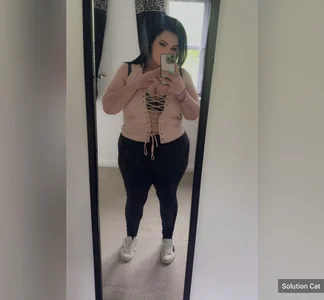 CurvyScarlett69xx Public Pic 2