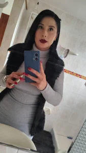 Solo yo de Emma_Hotkiss  5 Imagens