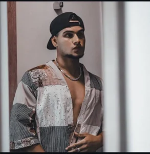 Public od DaviesBrown  4 snímek