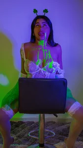 IssafoxxのSt. Patrick’s Day just got wild…の 6枚の写真