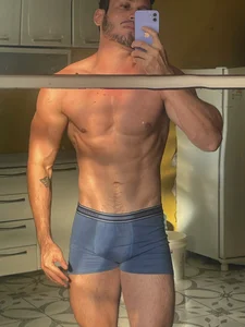 Public de Cayq  2 Imagens