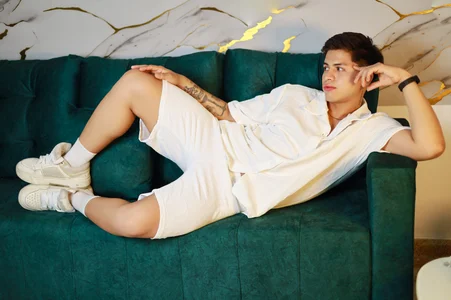 Niicky1_ As white as a sheet Pic 5