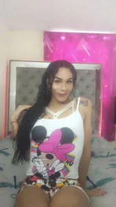 michaeldissts strawberries as a goddess Immagine 