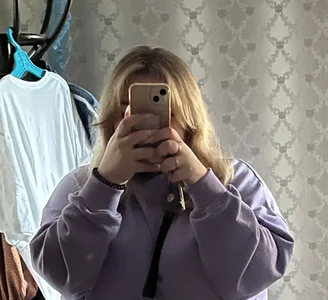 RiotKitten1 Public Pic