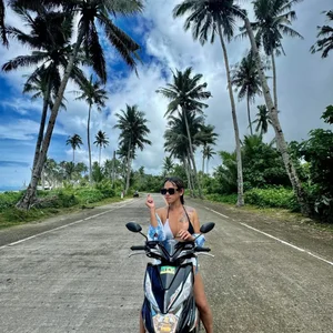 CountessRuby the bitch is on the beach Foto 8