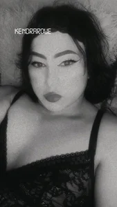 Kendra 🏳️‍⚧️ de KendraRowe  4 Imagens