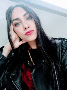 Ema_Jonees Public Foto 4