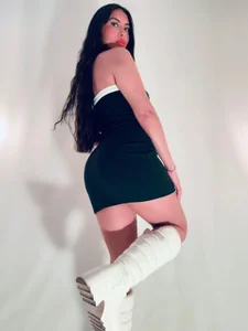 Alana_Hotterr Public Pic 5