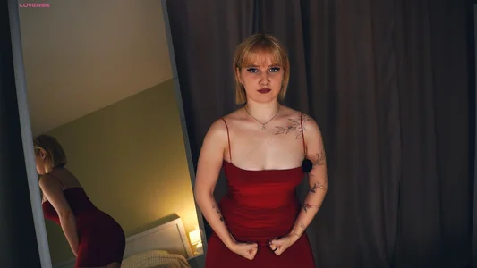 QueenieBerner my sexy red dress Pic 9
