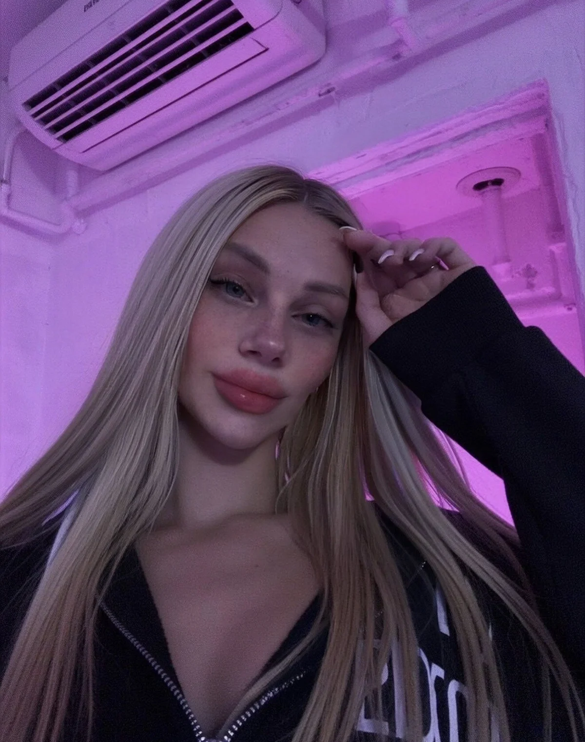 BarbieKara immagine di tendenza 5486