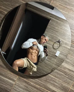 trisstann_ Public  5টি ছবি