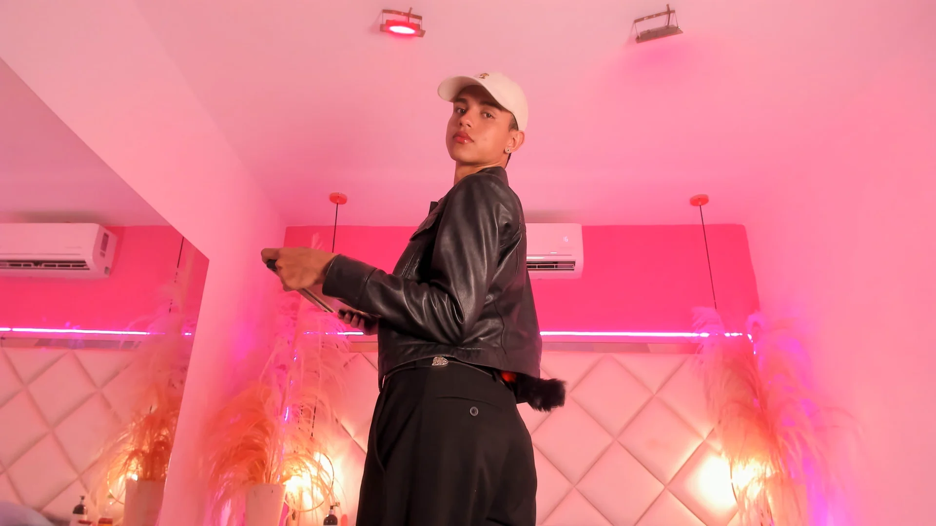 SamyBrownn Public Hình