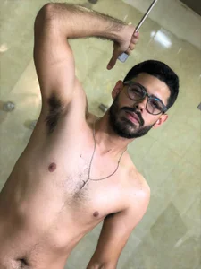 Justyn_Torres LET´S TO TAKE A SHOWER? Pic