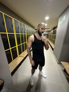 alex_wolf_のat gymの 2枚の写真