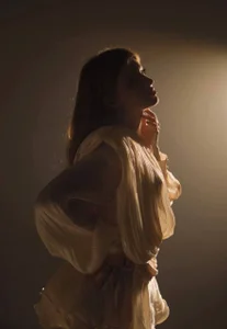 Mia_shy1 Public Pic 2