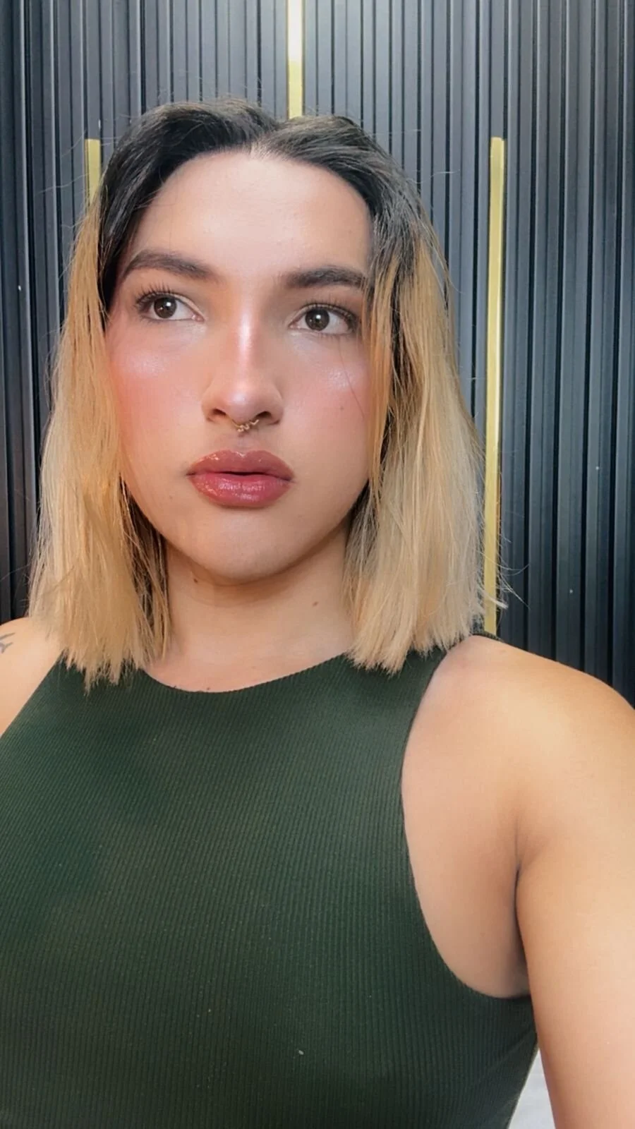 TomLondon_ “Stay… this is just getting interesting.” صورة واحدة|TomLondon_ “Stay… this is just getting interesting.” صورتان|TomLondon_ “Stay… this is just getting interesting.”  صور|TomLondon_ “Stay… this is just getting interesting.”  صورة