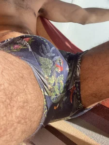 Nu dans le balcon 🍆🍒 de DANIxFR  4 photos