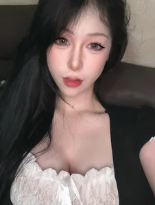 nainaida2's XXX Nude Photo 1