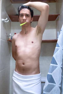 aaronthomas_ fun in the bathroom Pic 5