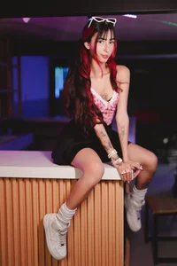 ParisFox_ Retro temptation 🔥🌸 Bilde 4