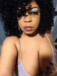QueenDim3 Public Pic 8
