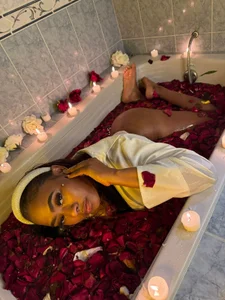 Marathompsonn 🌹 Roses Shower 🌹 รูป  5