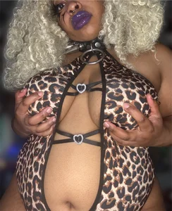 Miss-Bunix- For bitch ass losers Poză