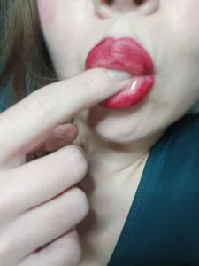 BlowMiss888 Finger Pic