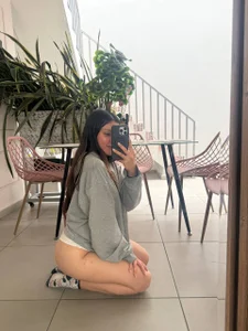 gabyevans4 do you like the way I look รูป  6