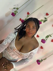 HAPPY VALENTINE'S DAY😈🥵 de Candaceoweens Foto 2