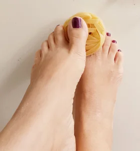 Marlan_Vagner Food and feet  2টি ছবি