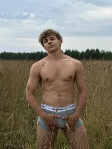 prince_nik field and naked  7. fénykép