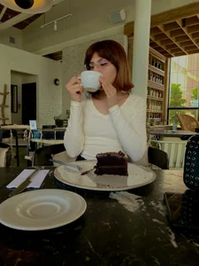 Jin-harrison sunlight and coffee টি ছবি