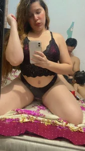 HannaVelvet332 Public Pic 5