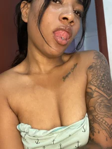 Charlotte_bronxxx Hello🥰💋 Pic 4