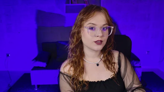 Lila_Pitt curls curls curls Pic