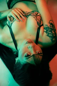 Forbidden beauty od SaharaKramer  8 snímek