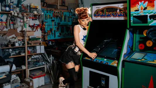 Broken? I'll fix it. You're next🕹️💘 od MistyMarlo  snímek