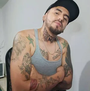 Tyler_Brooks Public  2 снимка