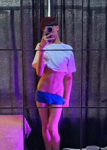 Eyden_Connor Public  3টি ছবি