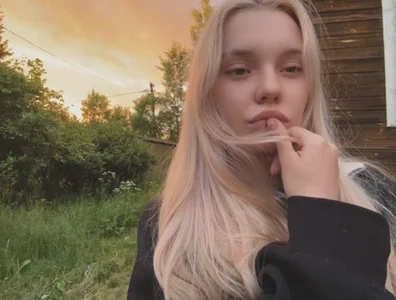 KyraBumbray without makeup Billede 3