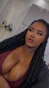 Public od laia_fisher_  snímek